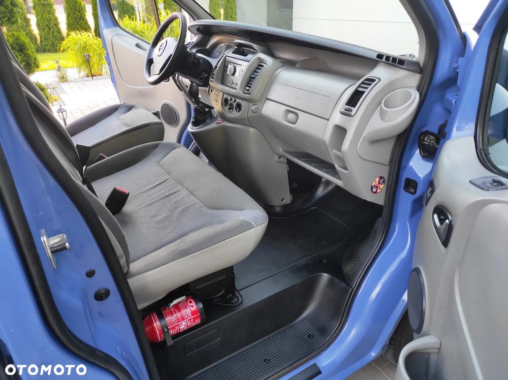 Opel Vivaro L2H1 2.9t - 16