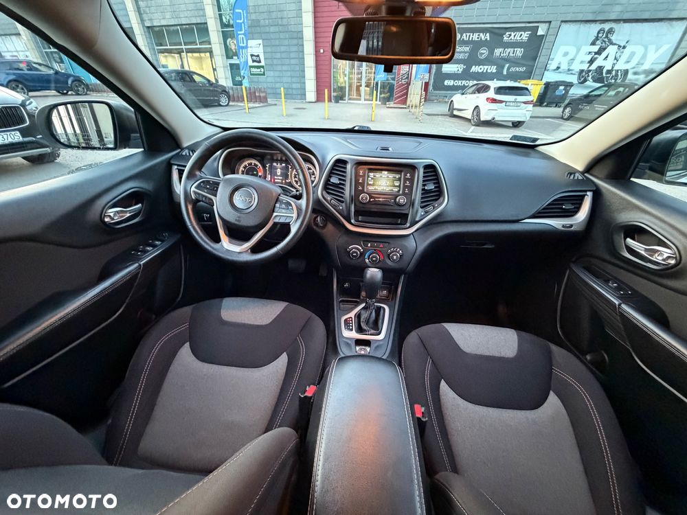 Jeep Cherokee - 8