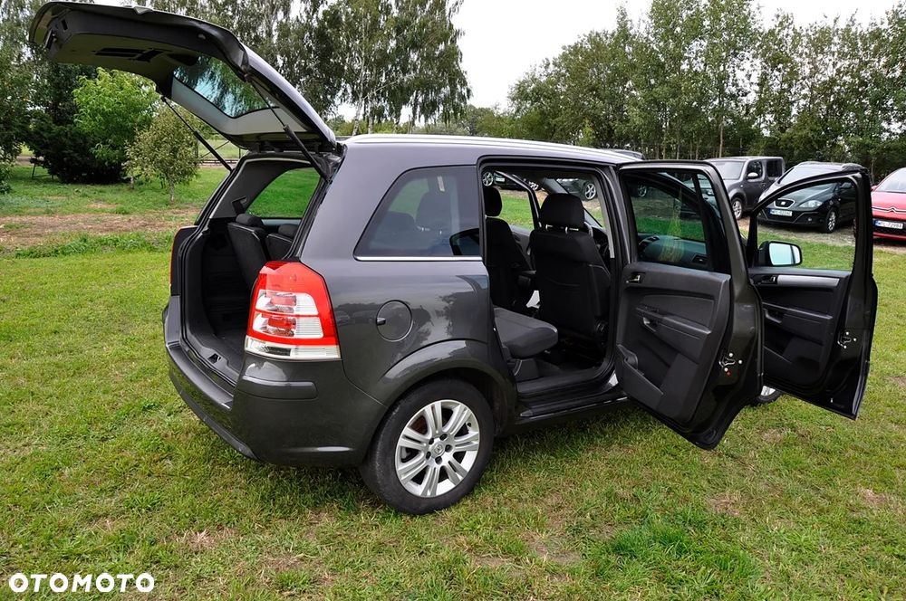 Opel Zafira 1.8 Cosmo - 9