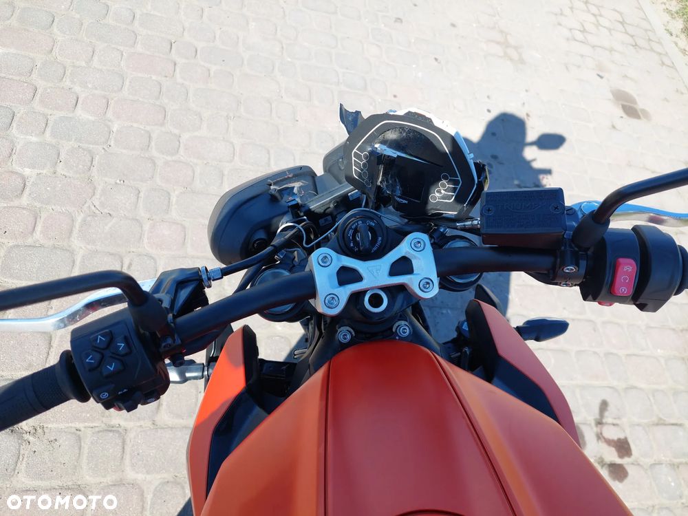 Triumph Street Triple - 9