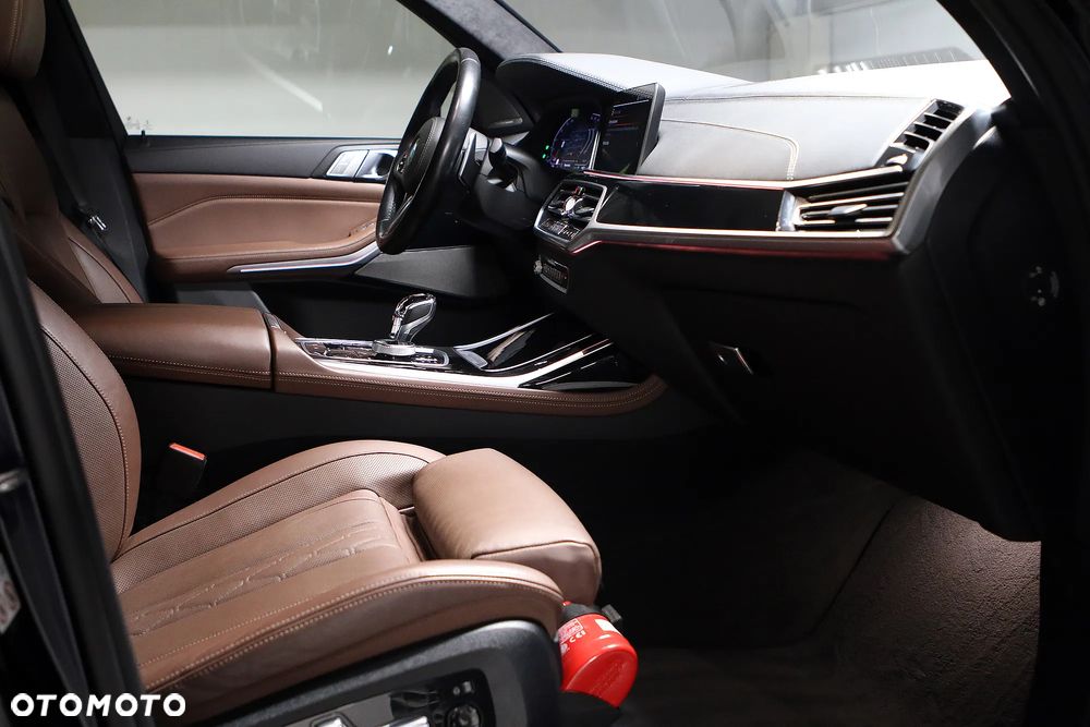 BMW X7 xDrive40i sport - 27