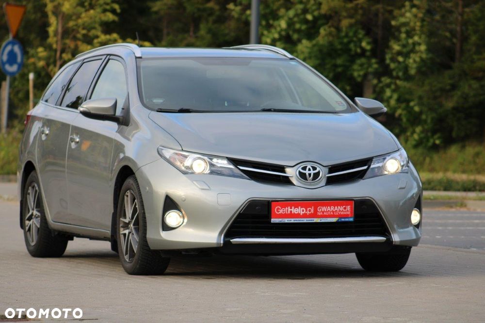 Toyota Auris 1.6 Valvematic Executive - 4