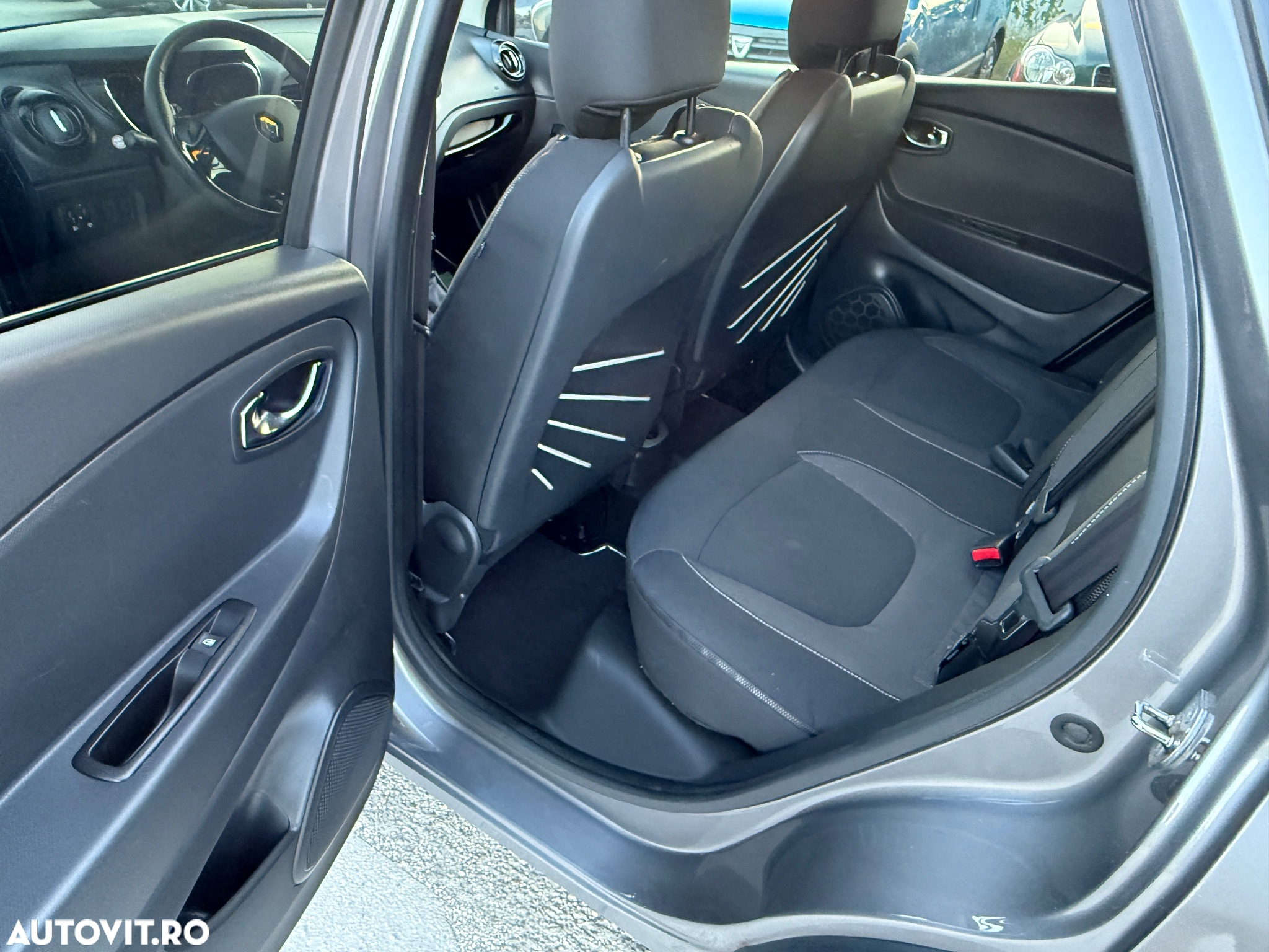 Renault Captur ENERGY TCe EDC Intens - 13