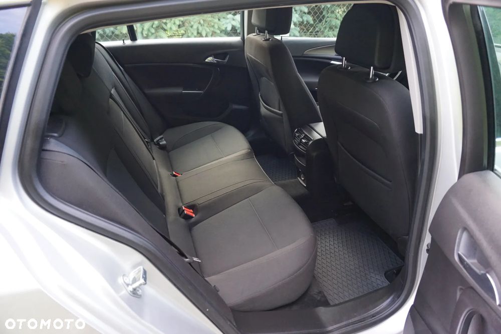 Opel Insignia 1.6 Turbo Design Edition - 16