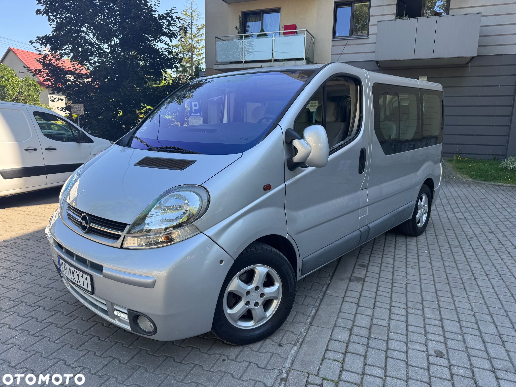 Opel Vivaro DTI Tour - 1