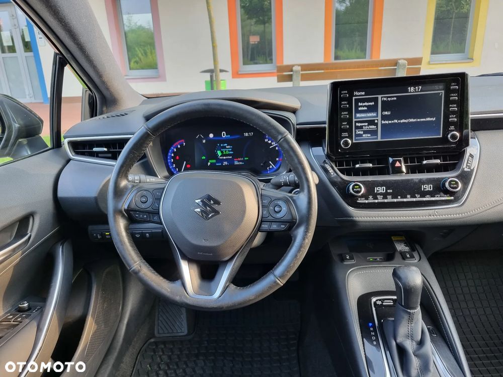 Suzuki Swace 1.8 Hybrid Premium Plus CVT - 11