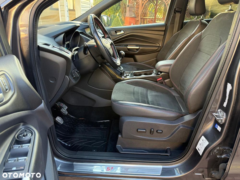 Ford Kuga 2.0 TDCi 4x4 ST-Line - 15