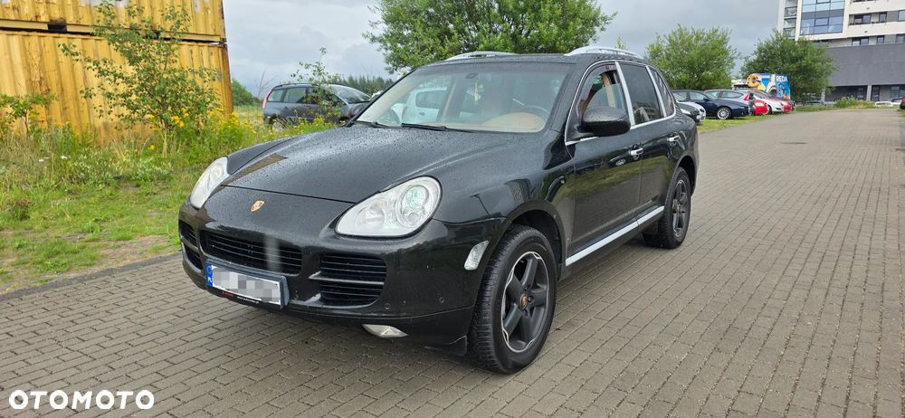 Porsche Cayenne - 1