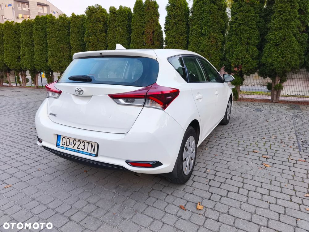 Toyota Auris 2018 photo 3