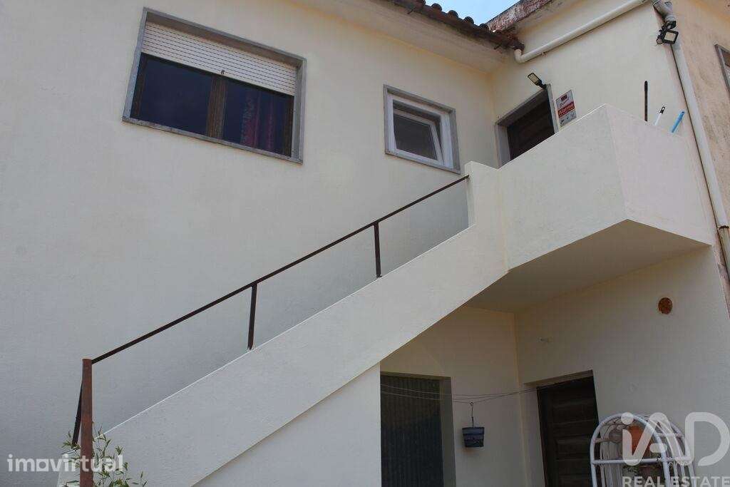 Moradia isolada T2 em Alcobaça e Vestiaria de 228 m2 - Grande imagem: 3/30