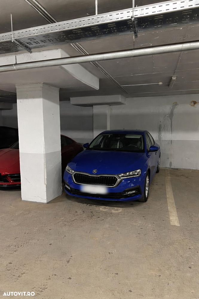 Skoda Octavia 2.0 TDI DSG Ambition - 1