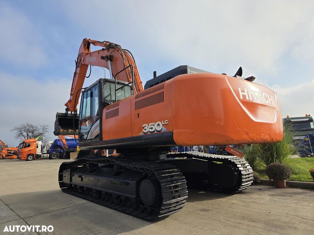 Hitachi ZX350-6, 2019, 12.535h, cupa NOUA 2,2mc, Masa operationala 36,3t, 3 pompe hidr HITACHI, ad sapare 8m, inst picon, lant 90% ok doar 293h mars, camera spate si laterale, AC, ridica 22 tone, posibilitate leasing 4 ani-STARE BUNA-PROMOTIE 83.900 EUR+Tva - 1