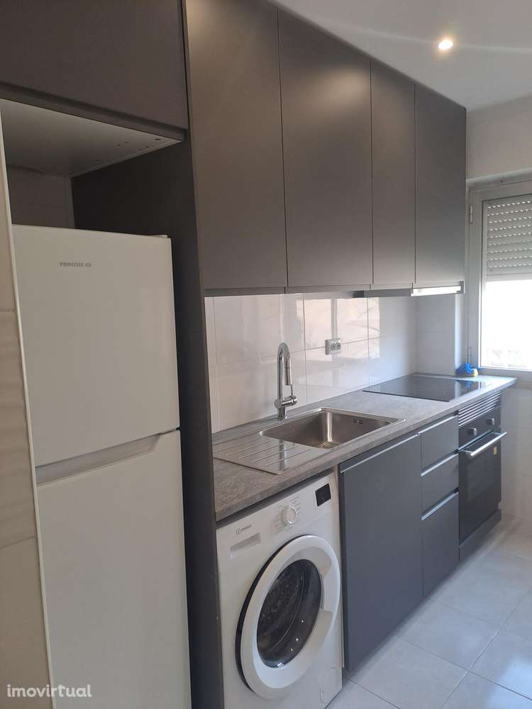 T2 Á Praça Paiva Couceiro, remodelado - Grande imagem: 5/23