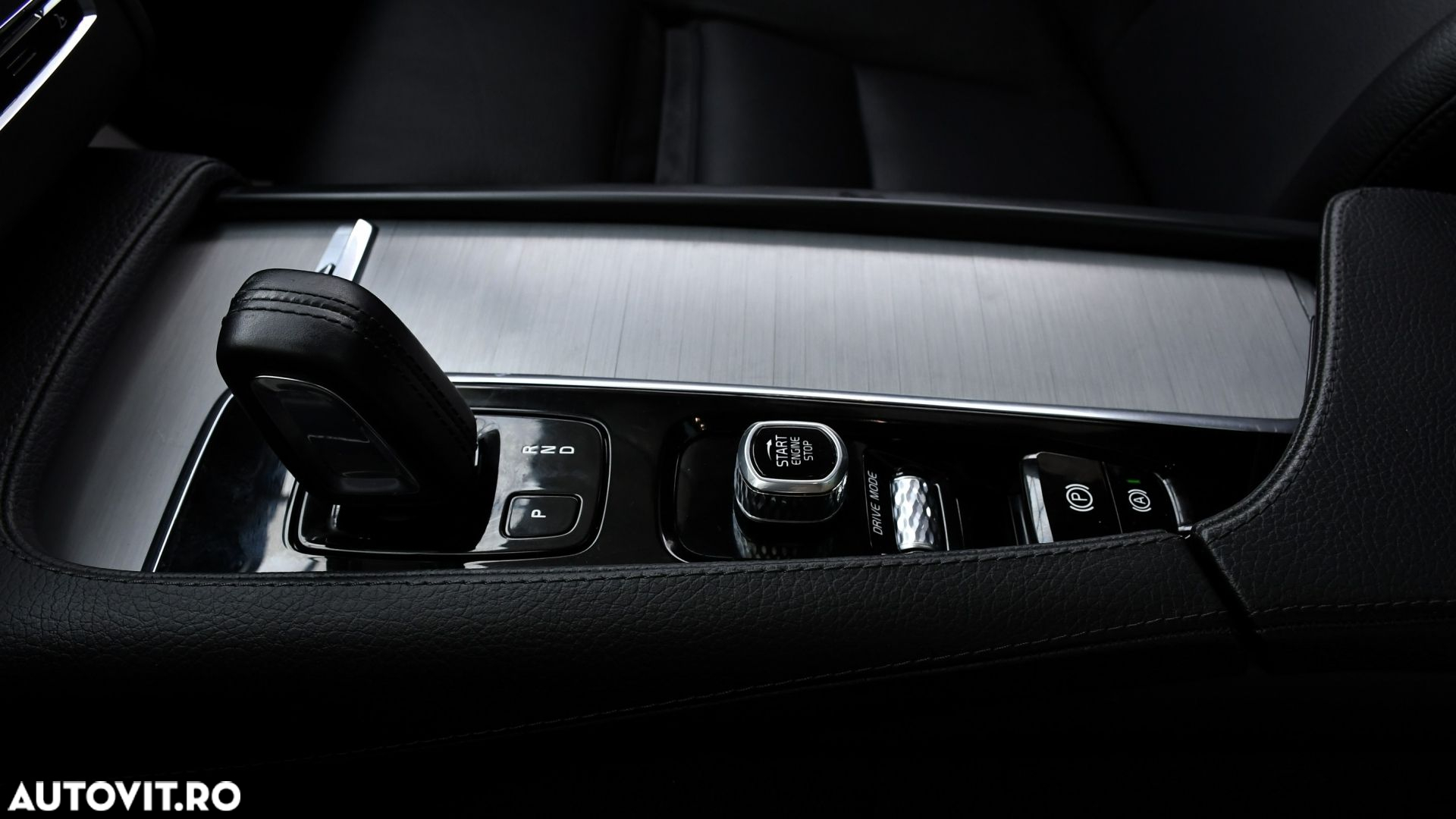 Volvo XC 90 T8 eAWD Momentum Pro - 26