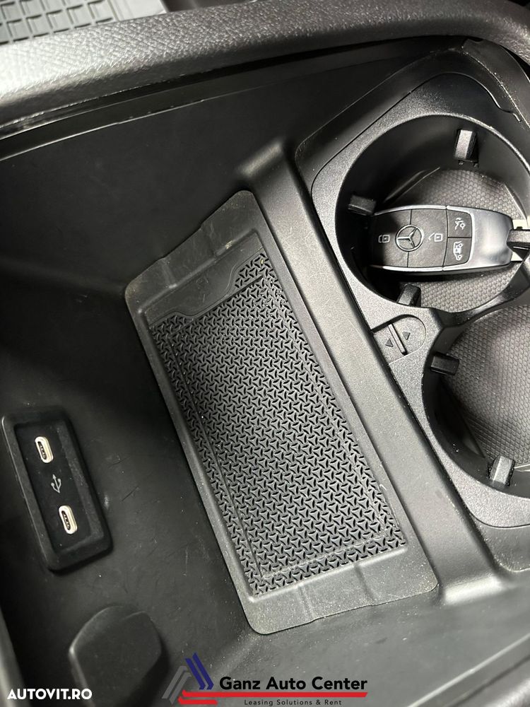 Mercedes-Benz V 300 d Extralang 4Matic 9G-TRONIC - 31