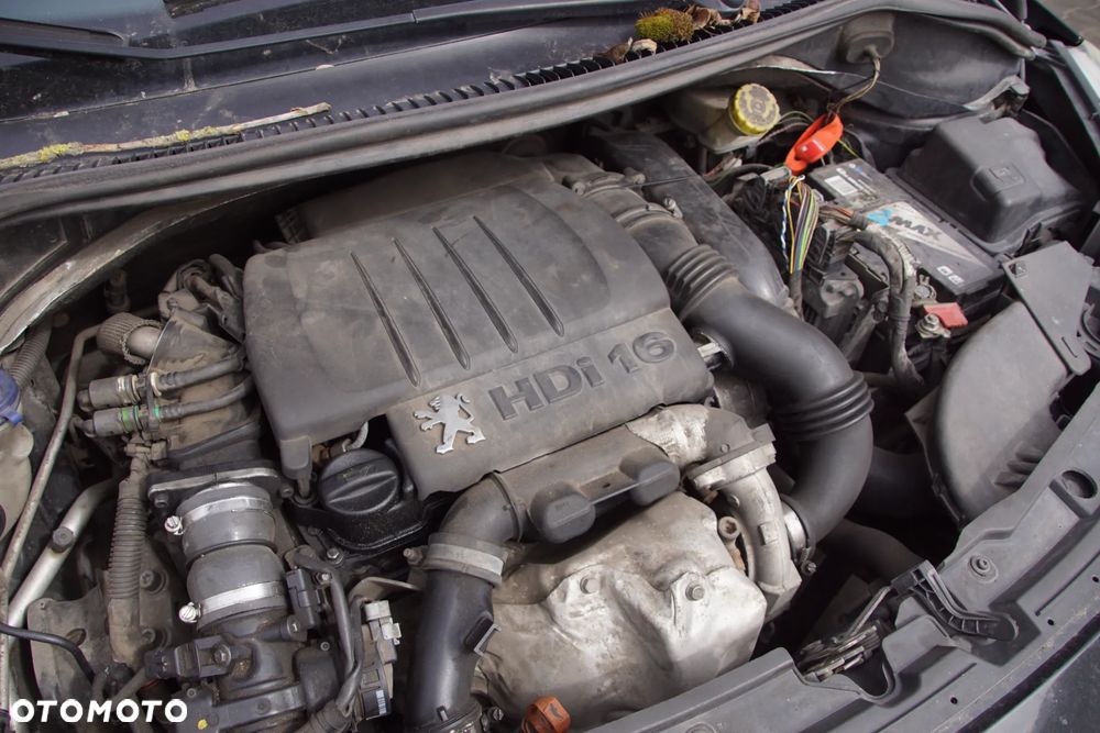 Auto na części - Peugeot 207 1.6 HDI 90 KM 9HX 20DP27 EXL 2007R Silnik Skrzynia Drzwi Maska Błotnik Klapa Zderzak Lampa Lusterko Klamka Szyba Deska Kokpit Sterownik Moduł Czujnik Licznik Wyświetlacz Panel Kierownica - 17