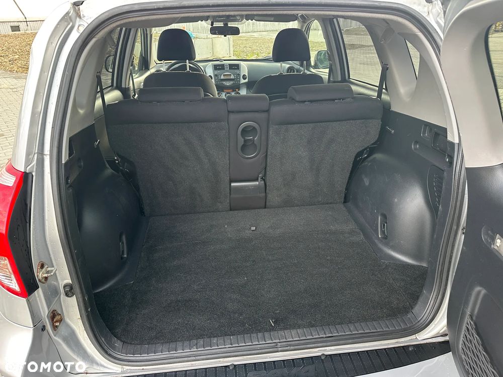 Toyota RAV4 2.2 D-4D 4x4 - 13