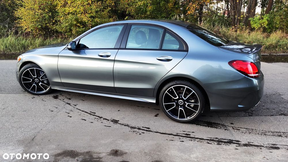 Mercedes-Benz Klasa C 300 9G-TRONIC - 11