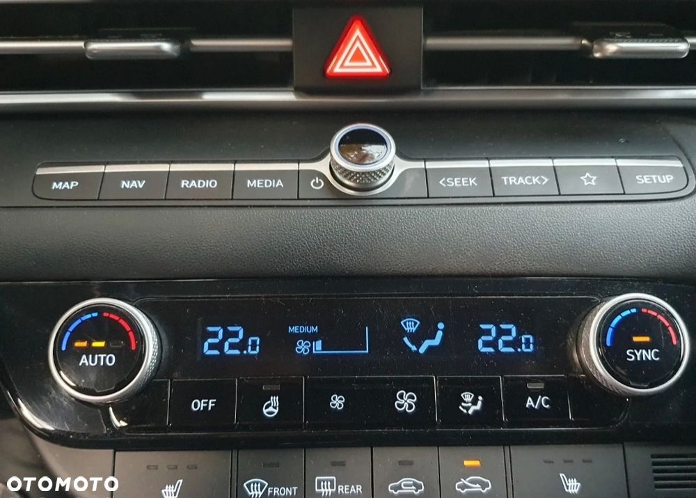 Hyundai Elantra 1.6 Executive CVT - 23