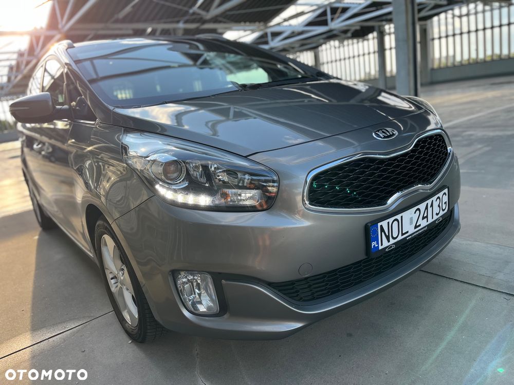 Kia Carens - 3