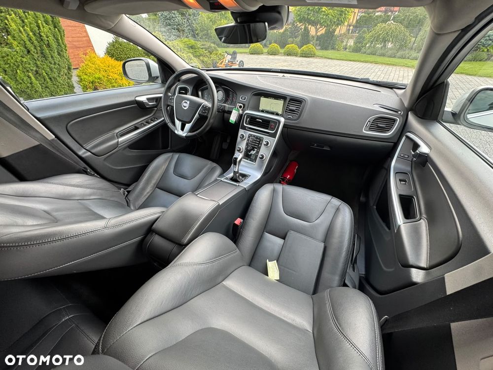 Volvo S60 D2 Momentum - 29