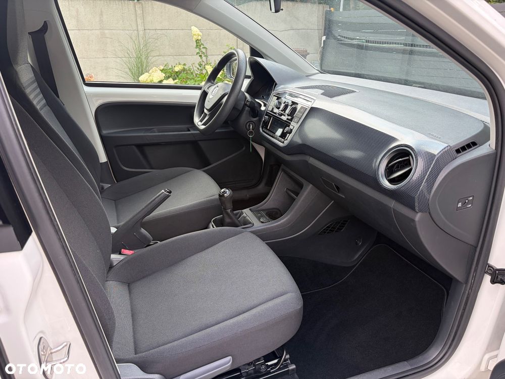 Volkswagen up! move - 16
