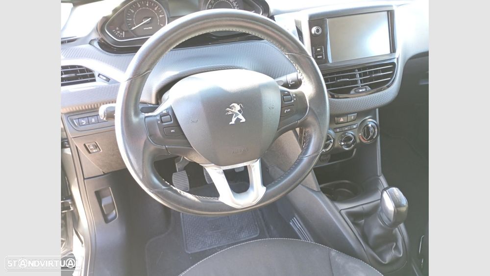 Peugeot 208 1.2 PureTech Style - 19