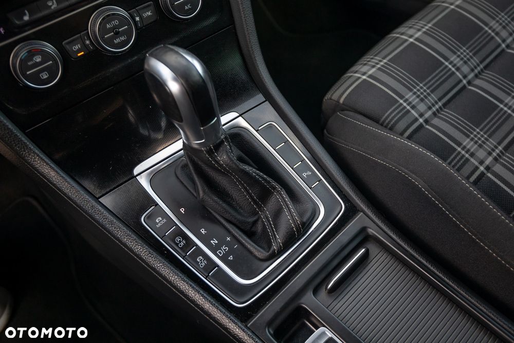 Volkswagen Golf GTD 2.0 TDI SCR DSG - 23