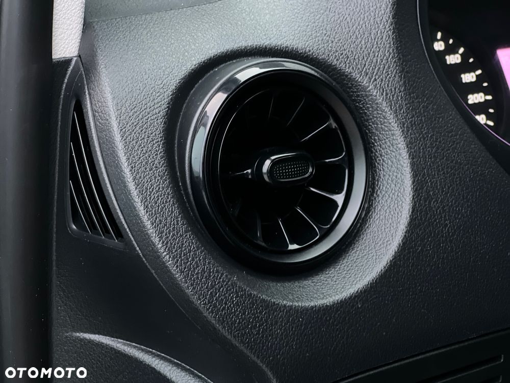 Mercedes-Benz VITO - 28