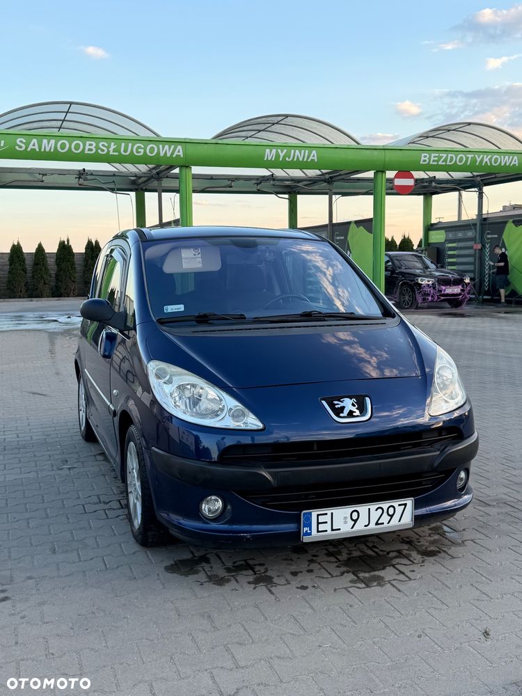 Peugeot 1007 - 1