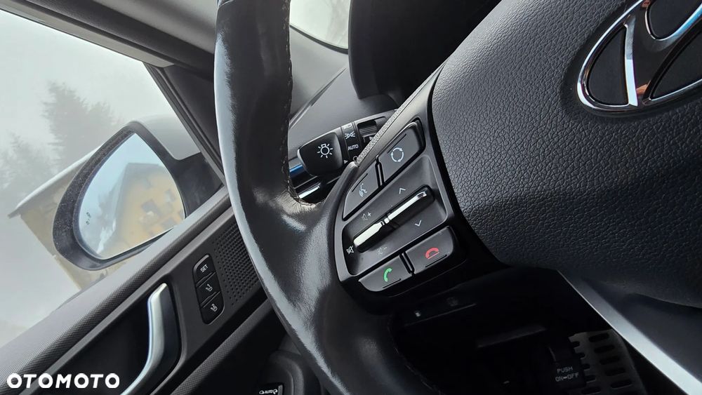 Hyundai IONIQ 1.6 GDI Premium - 19