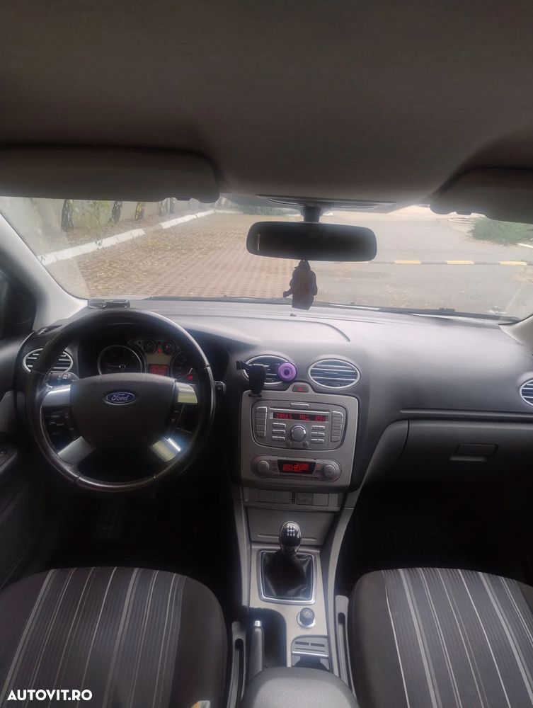 Ford Focus - 12