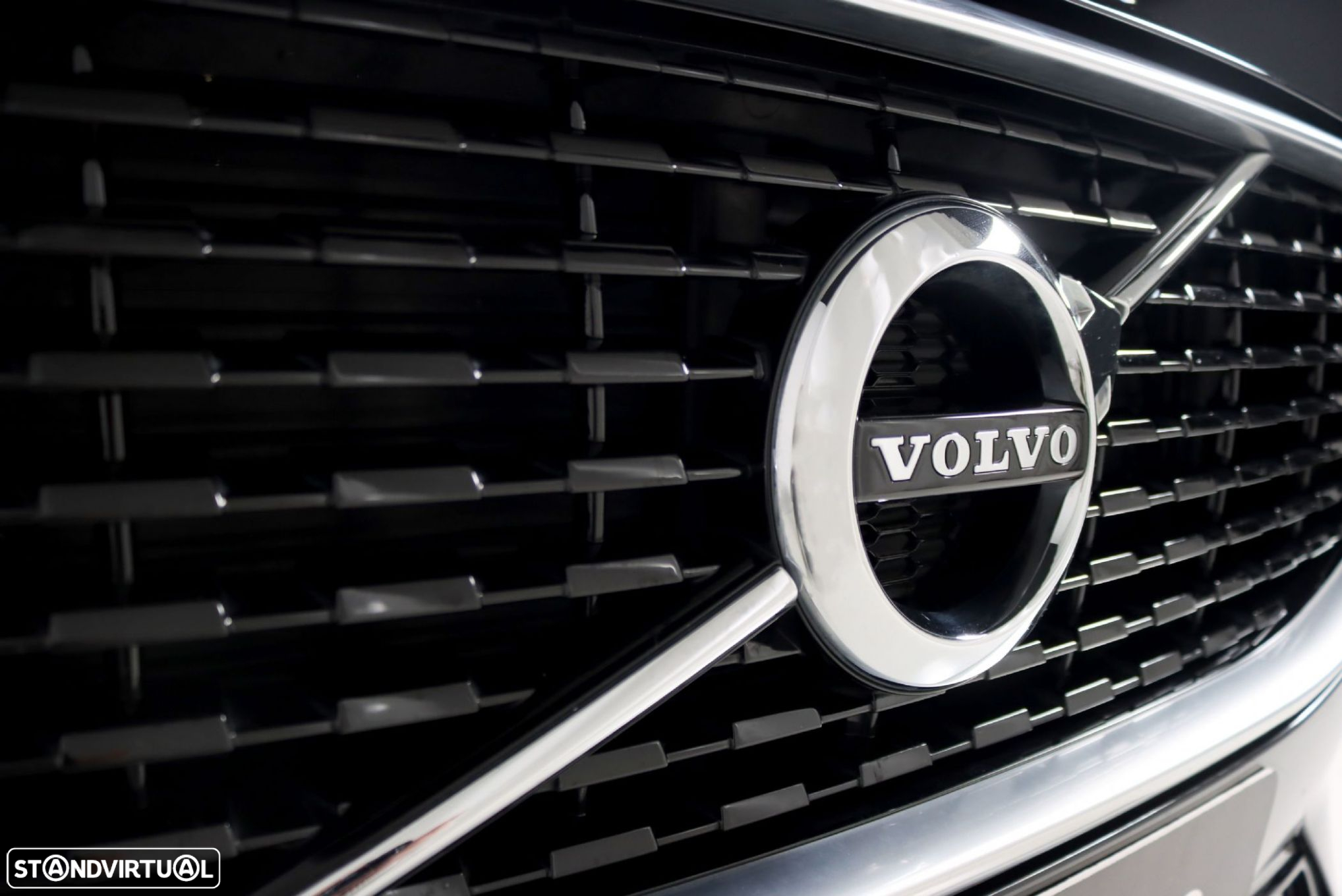 Volvo XC 60 2.0 D4 R-Design Geartronic - 8