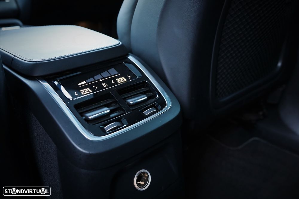 Volvo XC 90 2.0 T8 PHEV R-Design AWD - 29