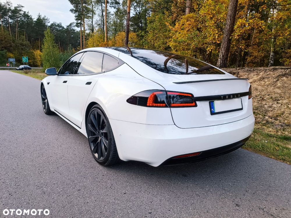 Tesla Model S Performance - 11