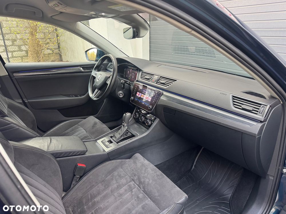 Skoda Superb 2.0 TDI DSG Premium Edition - 9