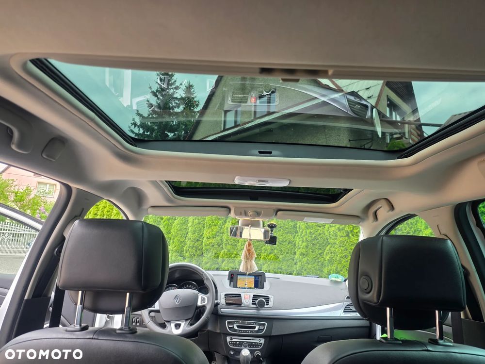 Renault Megane TCe 180 GT - 12