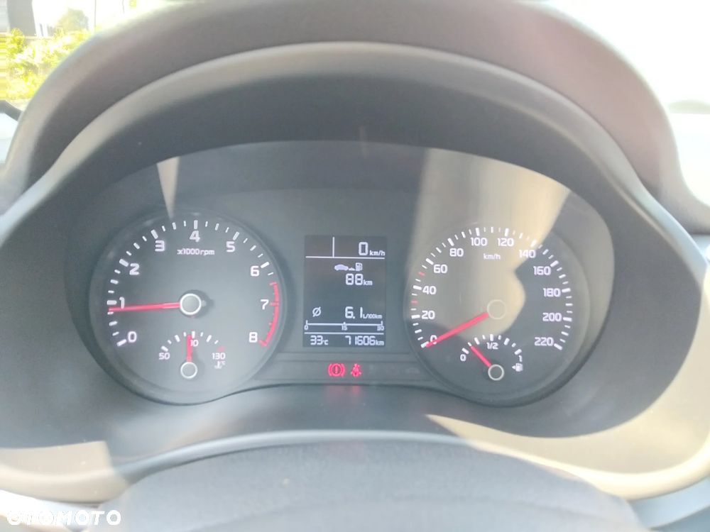 Kia Rio 1.2 M - 11