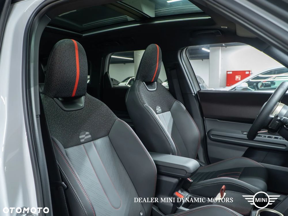 MINI Countryman S ALL4 John Cooper Works Trim - 22