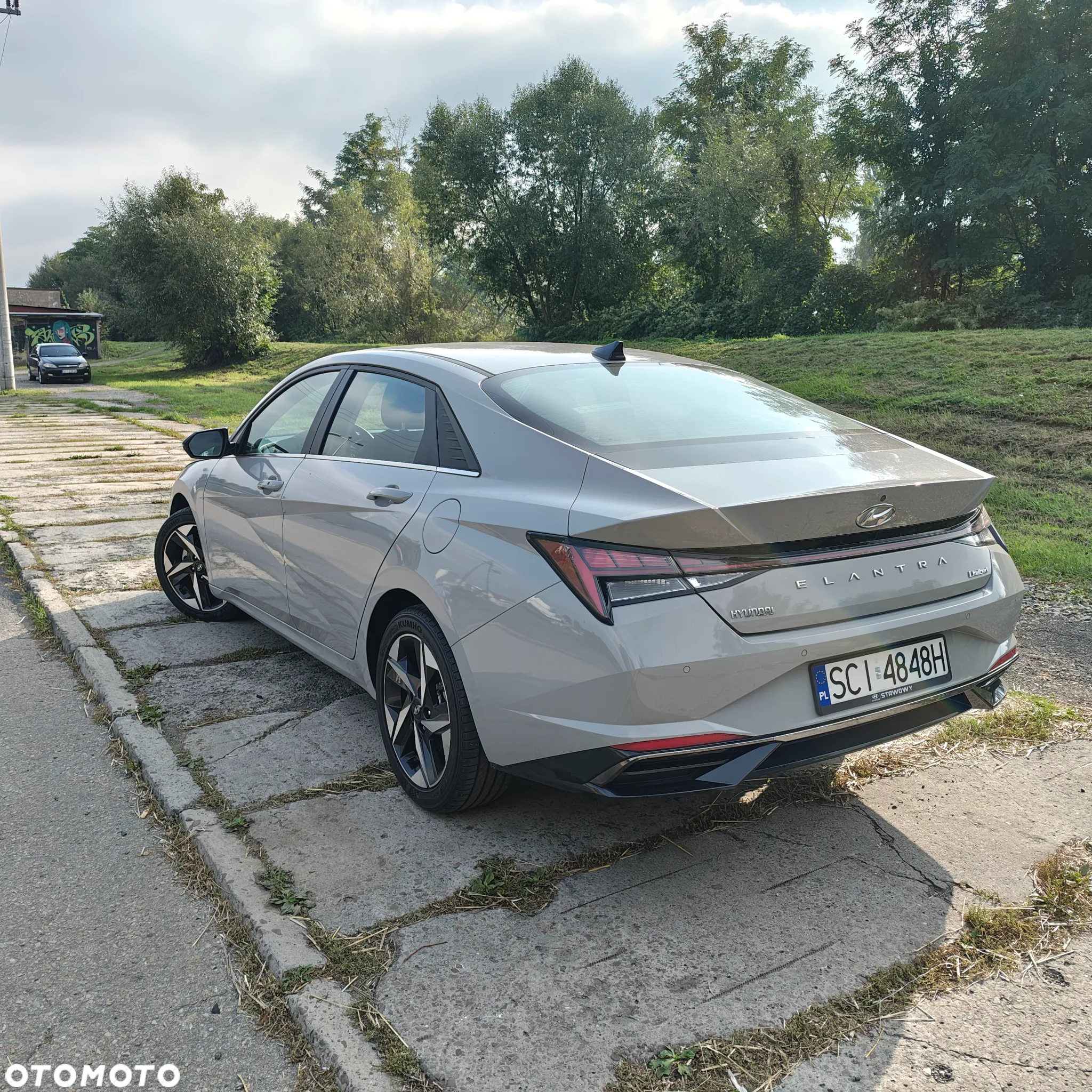 Hyundai Elantra 1.6 Executive CVT - 4