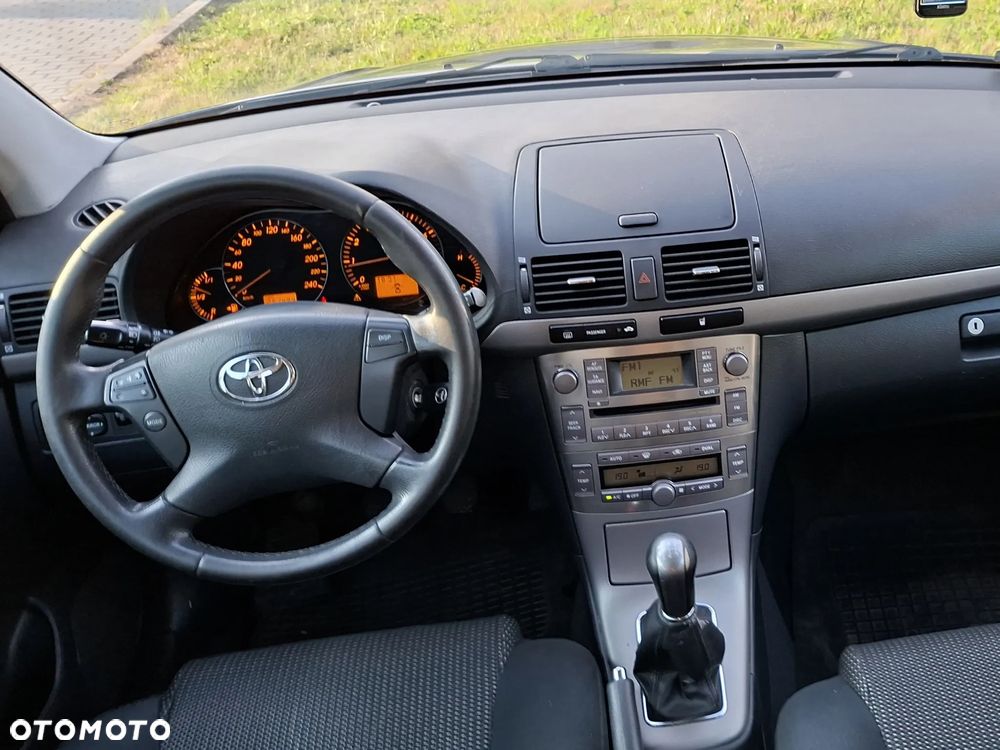 Toyota Avensis 1.8 VVT-i Sol - 11