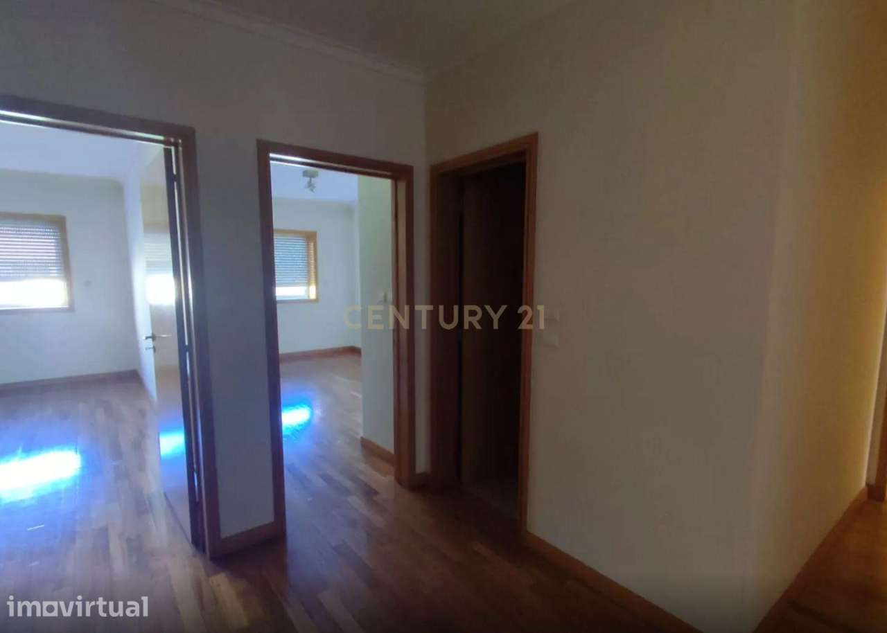Apartamento para Arrendamento 3 Quartos - Grande imagem: 3/18
