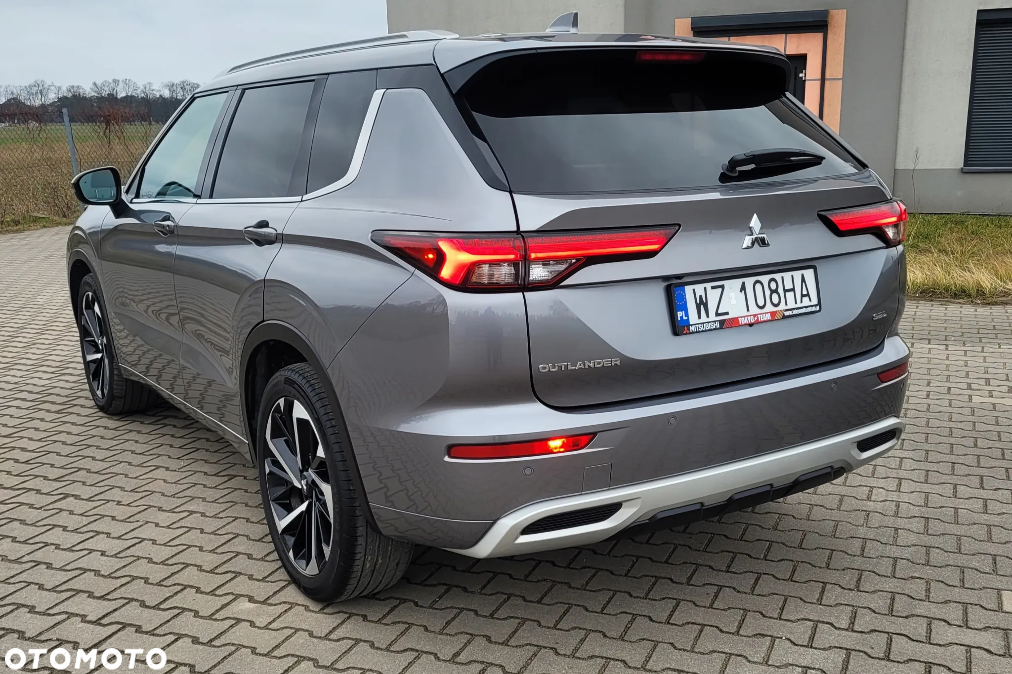 Mitsubishi Outlander - 14