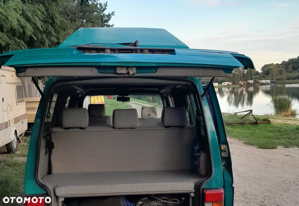 Volkswagen Multivan - 11