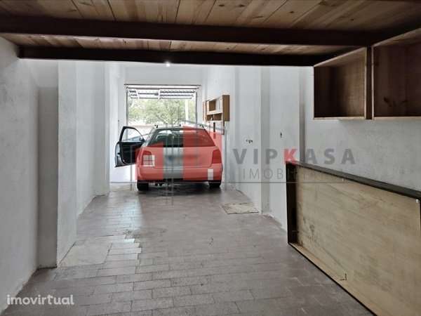 Garagem independente, portão basculante para 2 viaturas - Grande imagem: 5/6