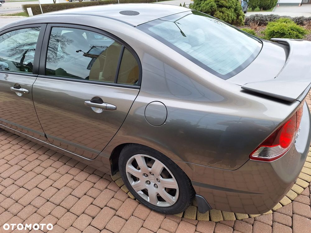Honda Civic 1.8 Comfort - 27