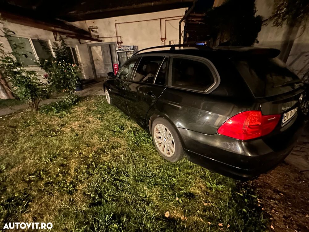 BMW Seria 3 320d DPF Touring Aut. - 4