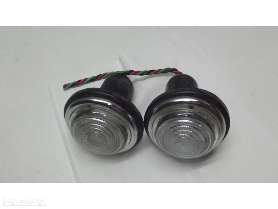 Classicos carros ingleses farolins novos e  completos brancos - 1