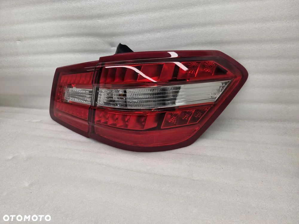 MERCEDES E-KLASA W212 KOMBI LAMPA PRAWA TYŁ KOMPLET A2128203864/A2128201064 - 2