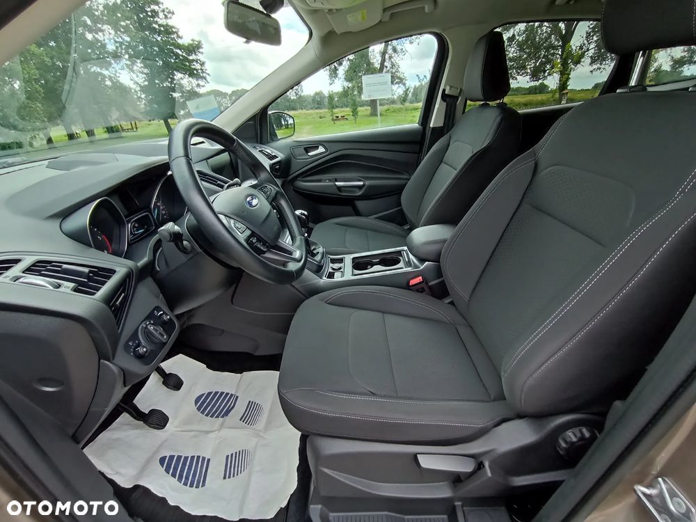Ford Kuga - 17